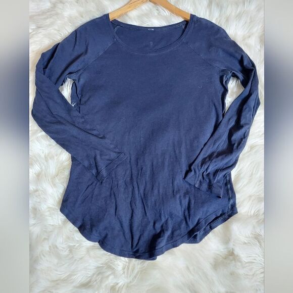Lululemon Women's Blue Long Sleeve Crewneck tshirt top Sz Med - Picture 8 of 8